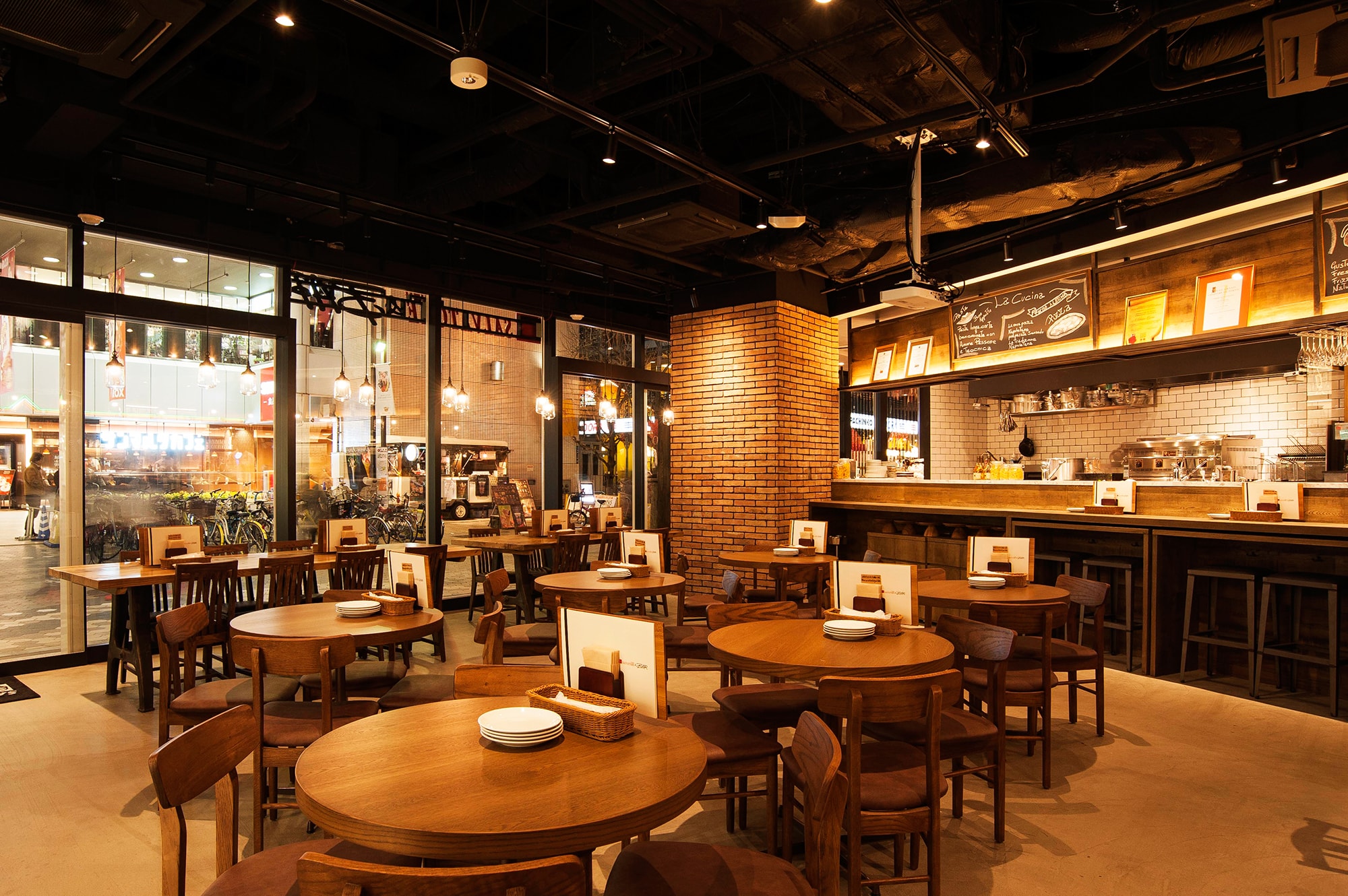 SALVATORE CUOMO & BAR ��1