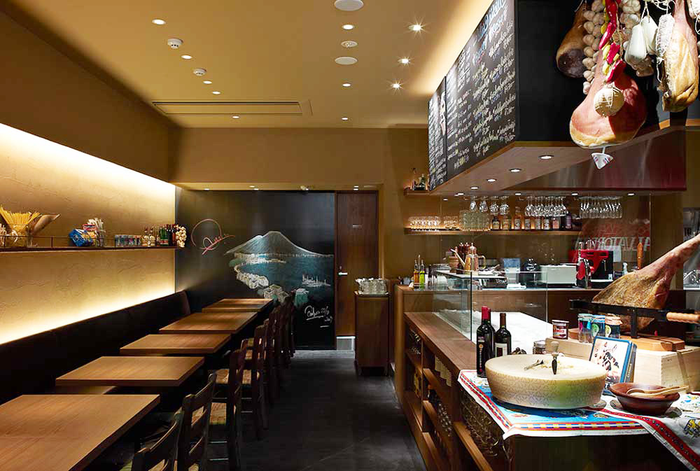 PIZZA SALVATORE CUOMO �r�ܐ��� �X��4