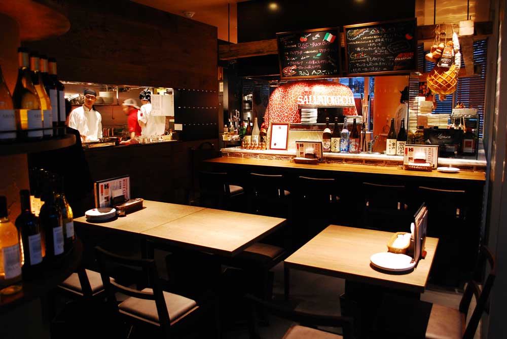 SALVATORE CUOMO & BAR ��6